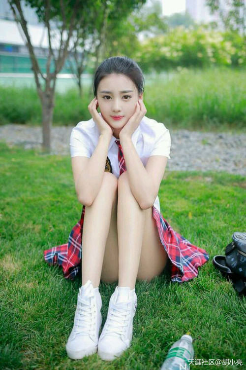 Kaiyun(中国)开云-德甲比赛中，精彩反击和意外失误轮番上演，德甲名场面