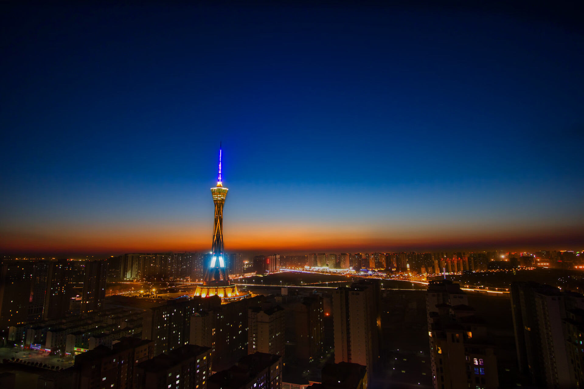 东道主以惊人快速度击败欧洲国家联赛对手,东道主是不是直接进决赛