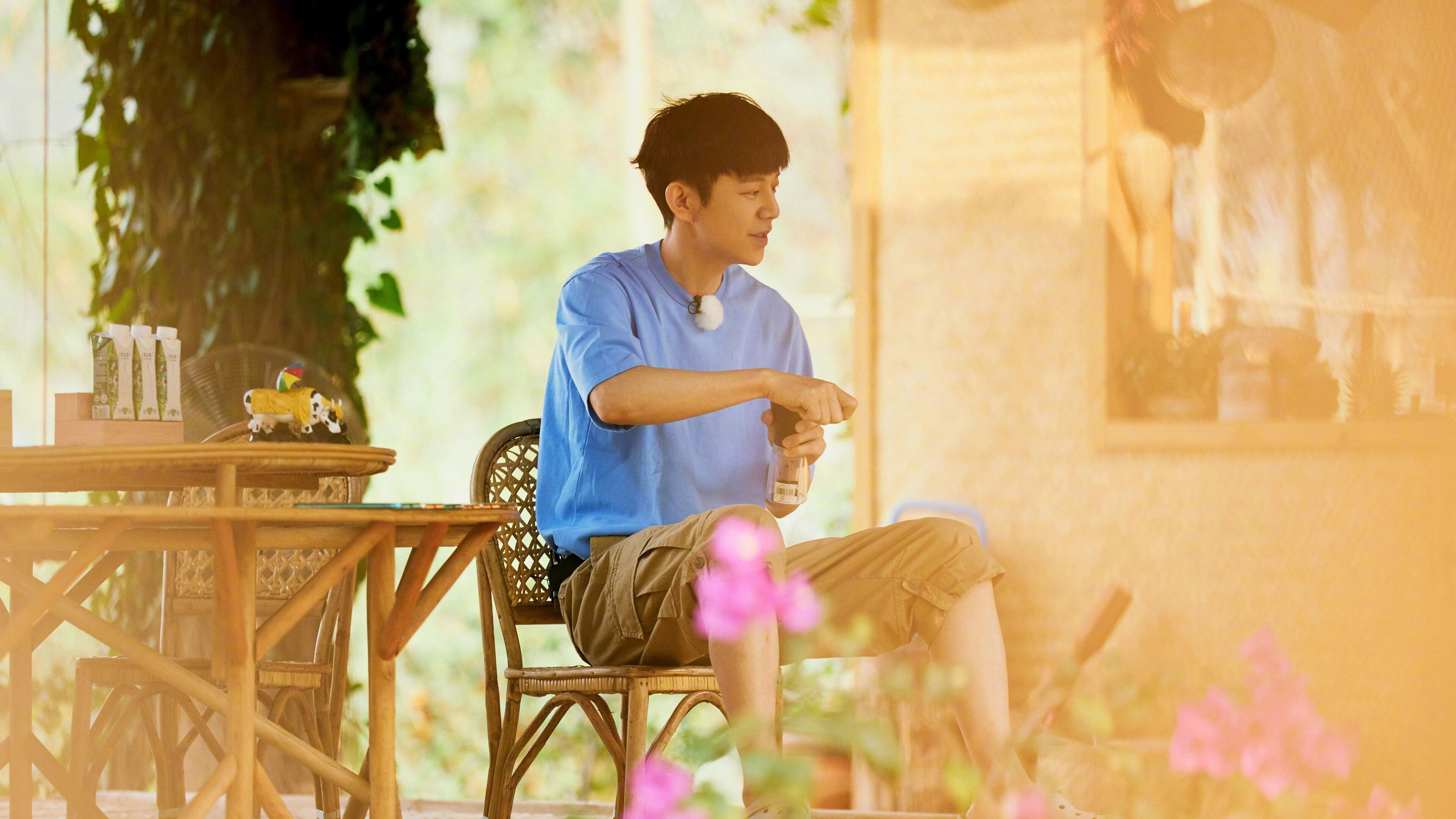 主队球员在比赛中发挥出色,拿下胜利,球队愿意主场作战