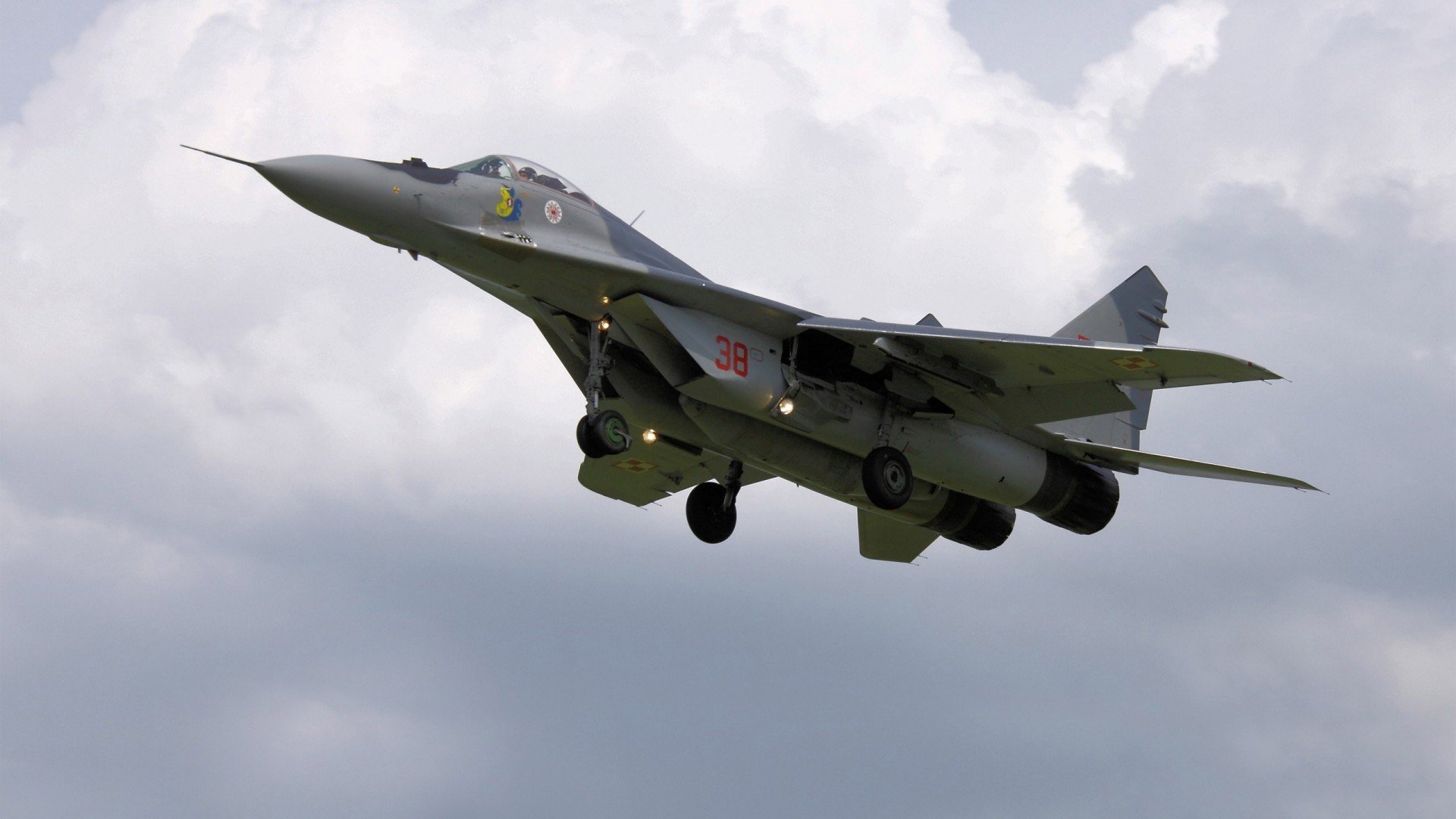 赫罗纳双后腰体系增强攻防平衡，赫罗纳今天比赛