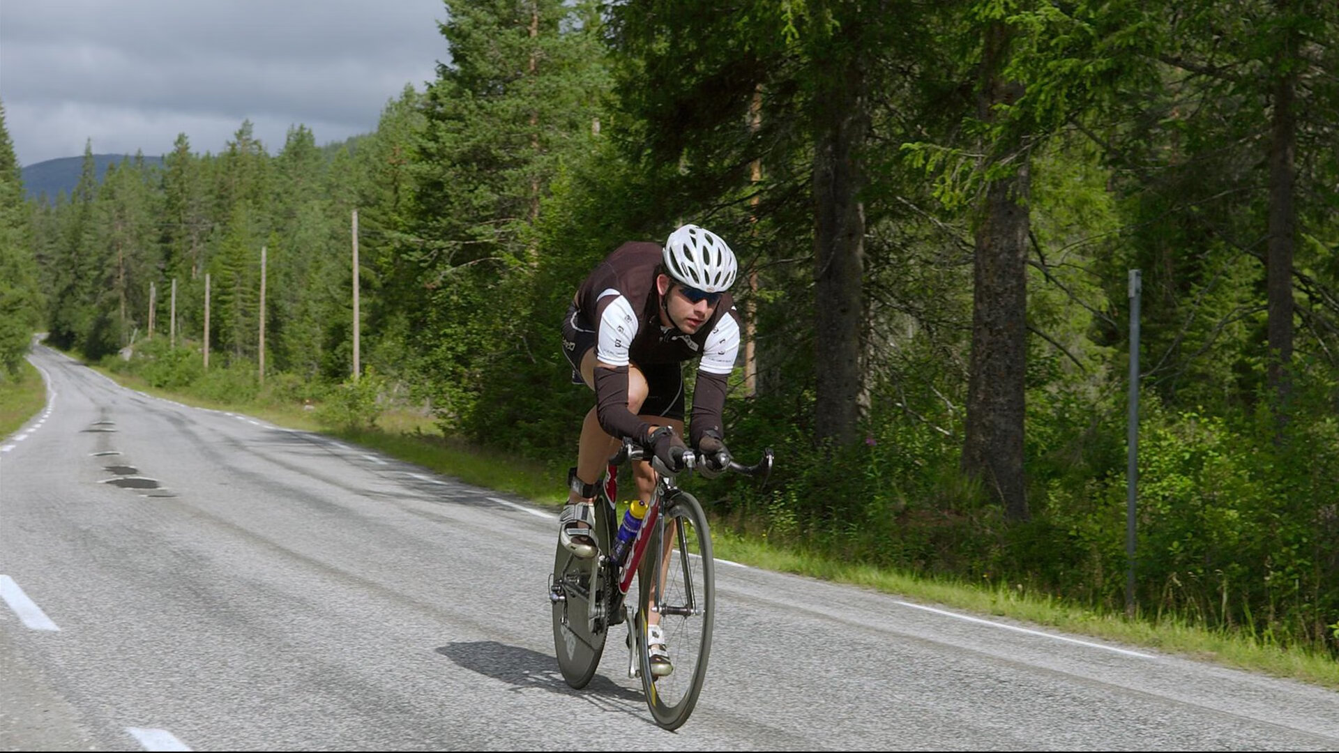 青训体系与职业联赛衔接不畅，青训队和职业队的区别